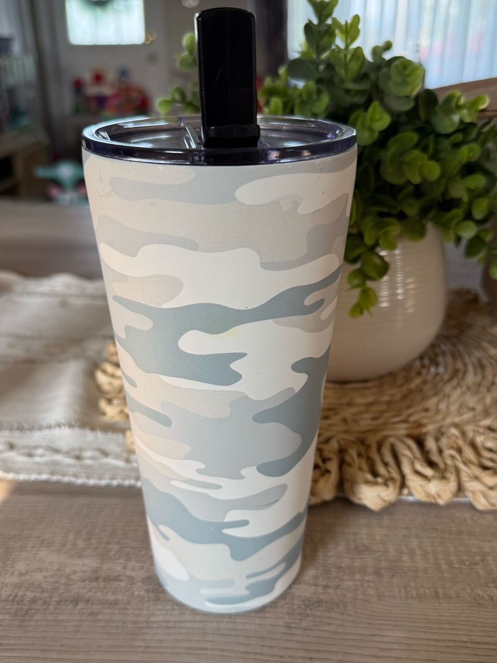 Camouflage Insulated Tumbler in White & Light Gray with Straw Lid